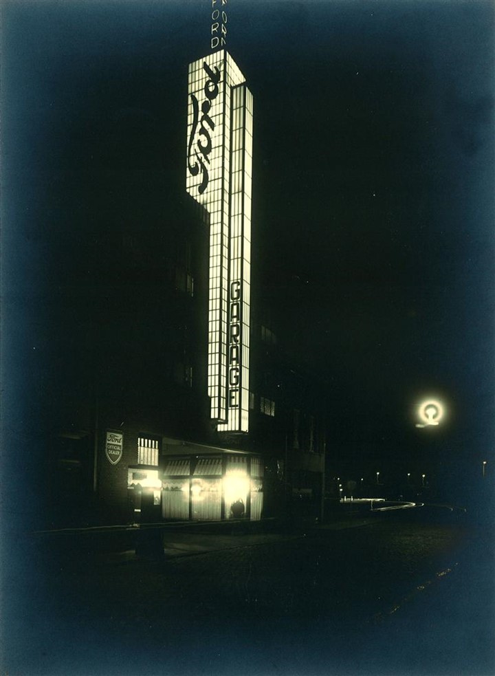 lichttoren by night (Large).jpg