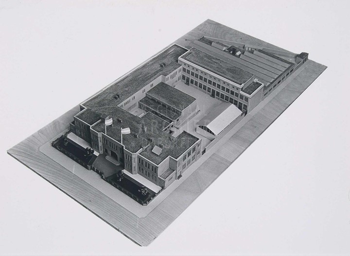 Maquette school.jpg